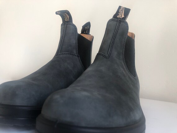 Blundstone Classic Chelsea Boot - Women's size 9,