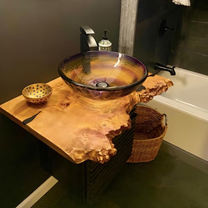 Mensola in acero per mobile bagno, regalo per nuova casa, contenitore sottolavello, regalo di inaugurazione della casa, mensola rustica in legno massello