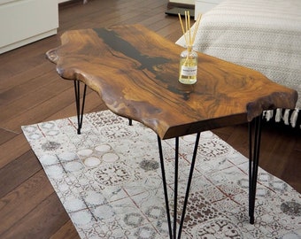 Mesa de centro moderna marrón, mesa hecha a mano, mesa auxiliar con borde natural, mesa de centro de nogal, regalo rústico único para inauguración de la casa, regalo para un nuevo hogar
