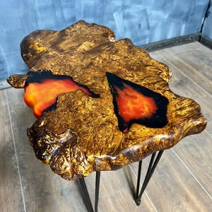Treibholz Epoxy Couchtisch, Live Edge Lava Tisch, Feuerharztisch, handgefertigte Ahornmöbel, platter Teak Wurzeltisch, einzigartiger Couchtisch