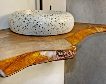 Comptoir en bois de peuplier, étagère sous l'évier, vanité de salle de bain flottante, vanité de salle de bain en bois live edge, étagère minimaliste en dalle flottante, art mural