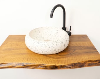 Walnut Live Edge Floating Vanity - Rustikales Bauernhaus Regal