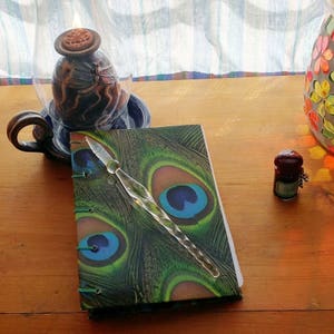 4 3/4 &quot;x 7&quot; leeres Buch/Zeitschrift mit glänzenden Pfau Feder Deckel