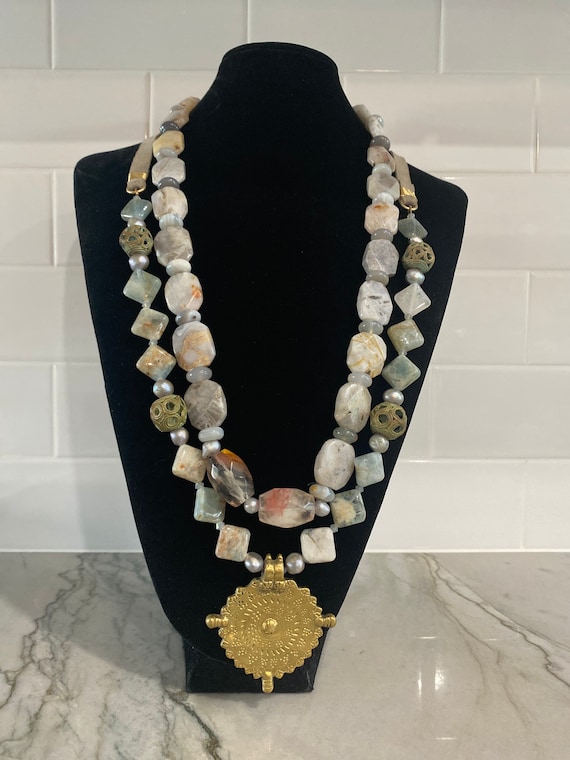 Vintage brass stone - Gem