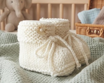 Babyschuhe gestrickt Alpaka Wolle Strickschuhe Baby creme naturfarben Naturgarn warm handgestrickt Geschenk Geburt genderneutral 3-6 Monate