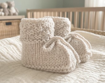 Babyschuhe gestrickt Alpaka Wolle Strickschuhe Baby naturfarben Naturgarn Handarbeit handgestrickt Geschenk Geburt Wolle 3-6 Monate