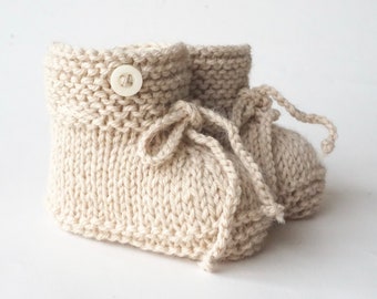 Chaussures bébé tricotées laine d'alpaga chaussures tricotées bébé couleur naturelle fil naturel beige fait main tricoté main cadeau naissance laine