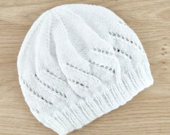 Babymütze handgestrickt Mütze Baby Taufe weiß 2-6 Monate gestrickt Geschenk Geburt Hochzeit uni neutral