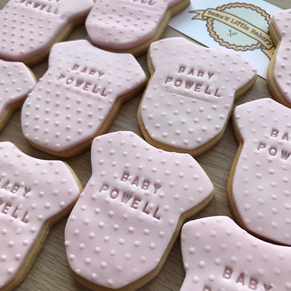 baby shower biscuit favours