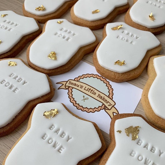 baby shower biscuit favours
