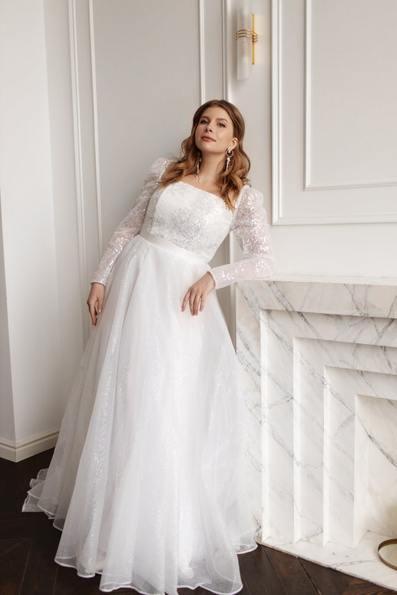 10 Winter Wedding Dress Ideas For The Modern Bride