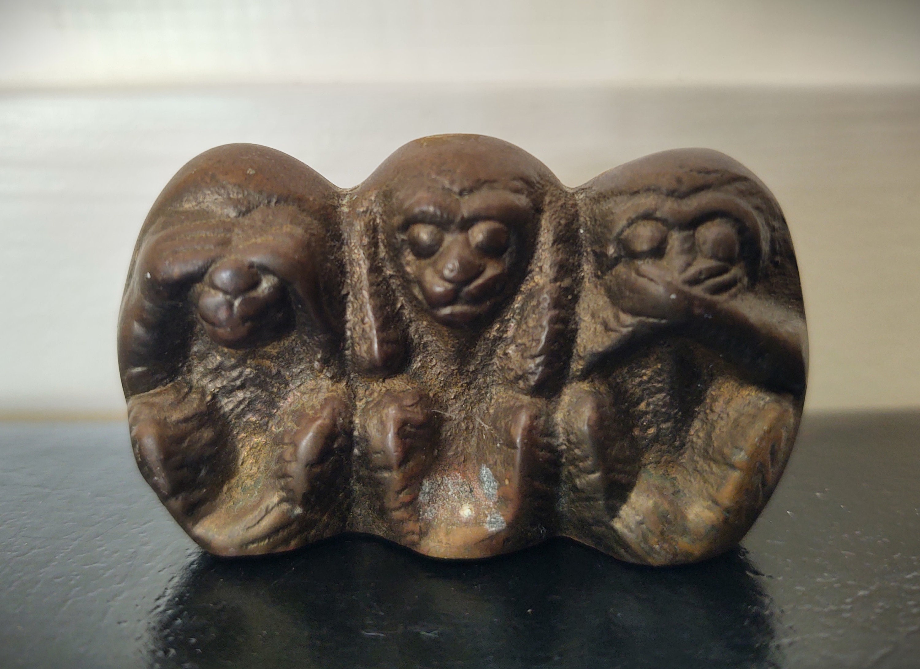 Figura japonesa de latón fundido de los tres monos sabios