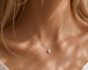 Teardrop Pearl Necklace, Bridal Pearl Necklace, Rose Gold Pearl Pendant, June Birthstone Jewelry, Minimalist Wedding Necklace