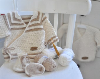 Modello cardigan avvolgente per bambini. Taglia 56-62