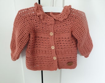 Pattern crochet baby vest with collar
