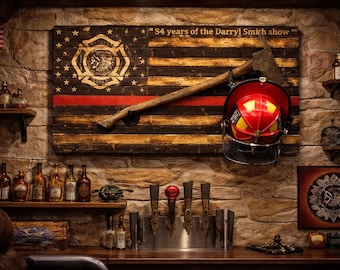 Soporte para hacha y casco con bandera estadounidense de madera de línea roja fina hecho a mano