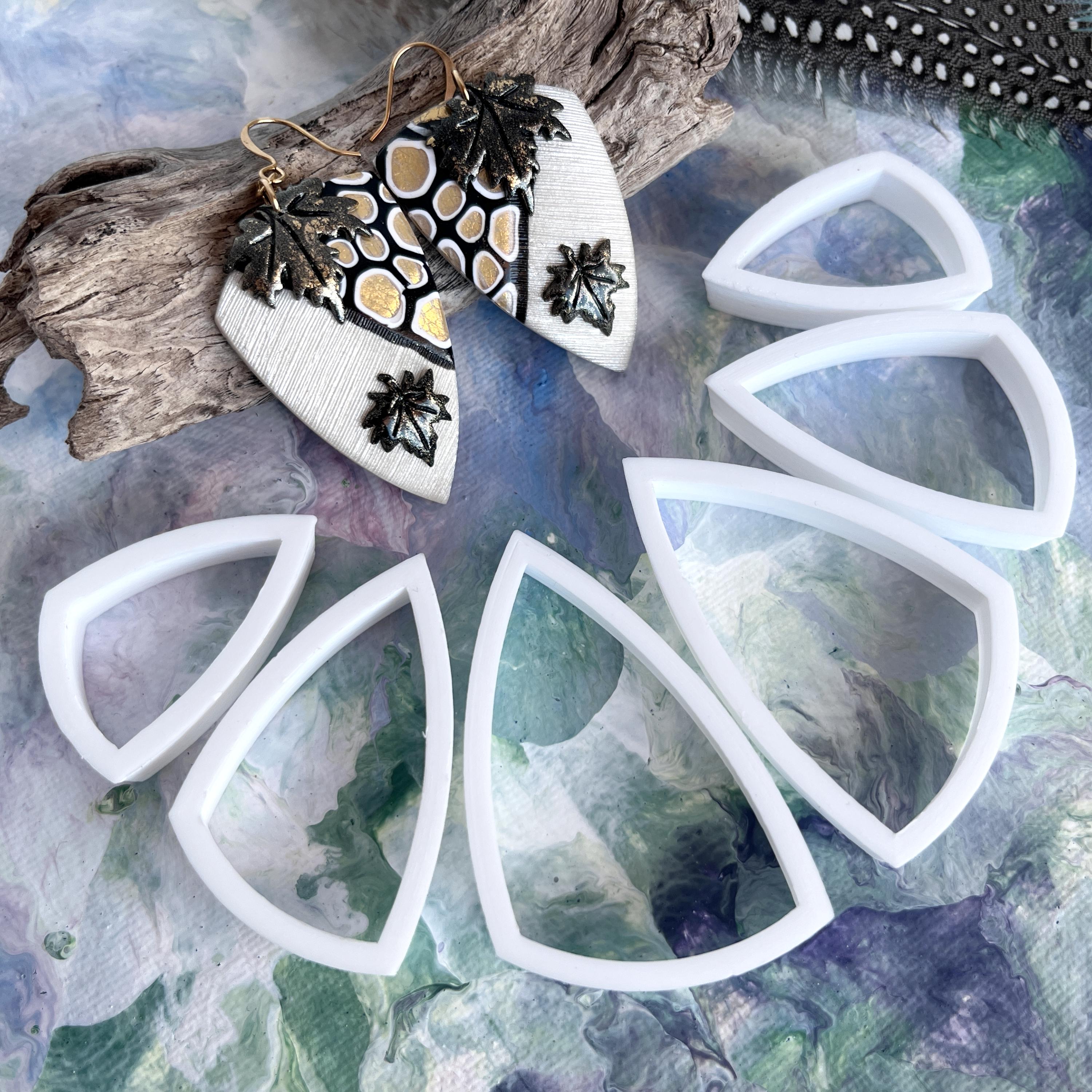 White dragon pottery - Etsy 日本