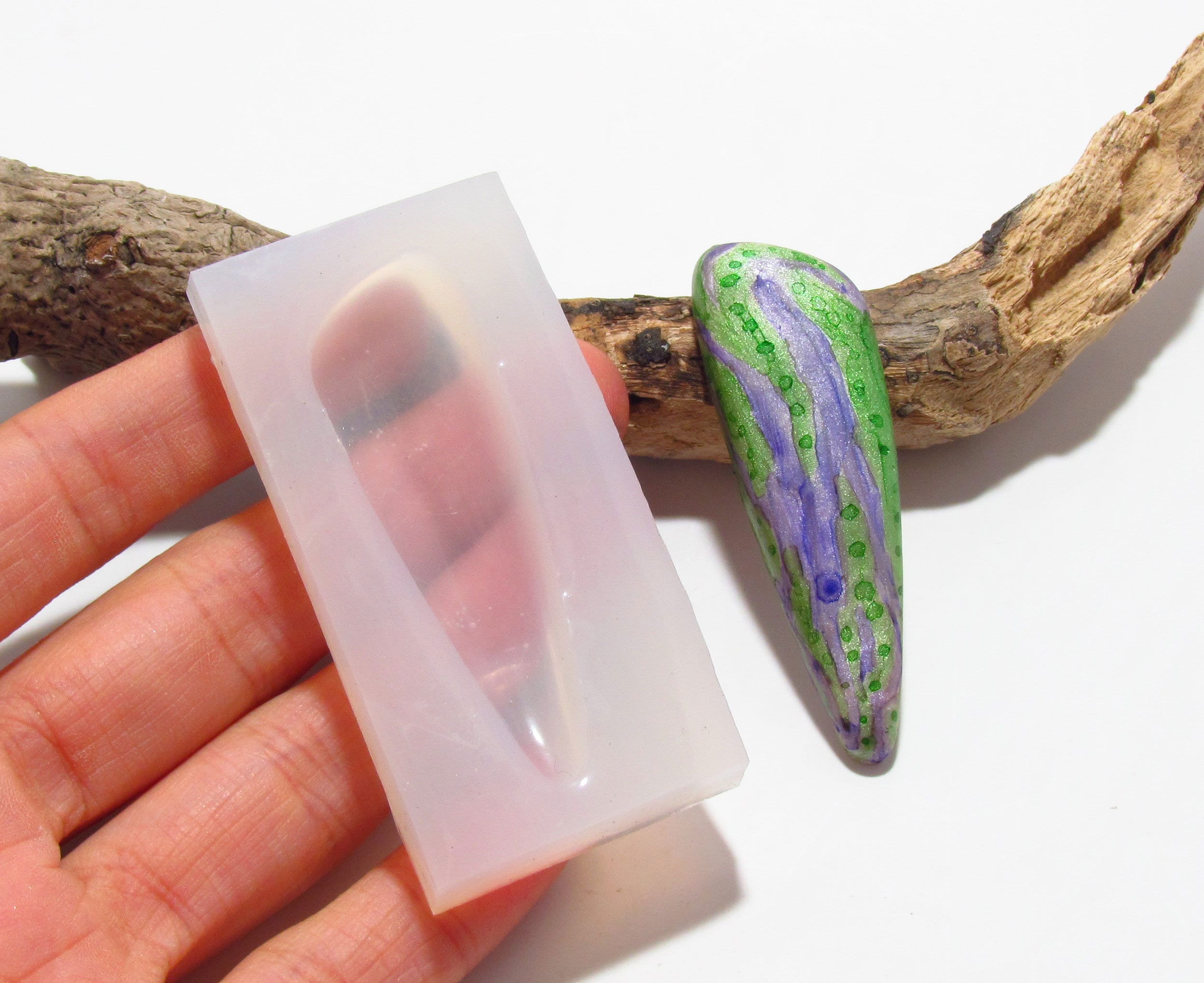 Silicone Cabochon Mold - Silm Scalene Triangle Form - Create