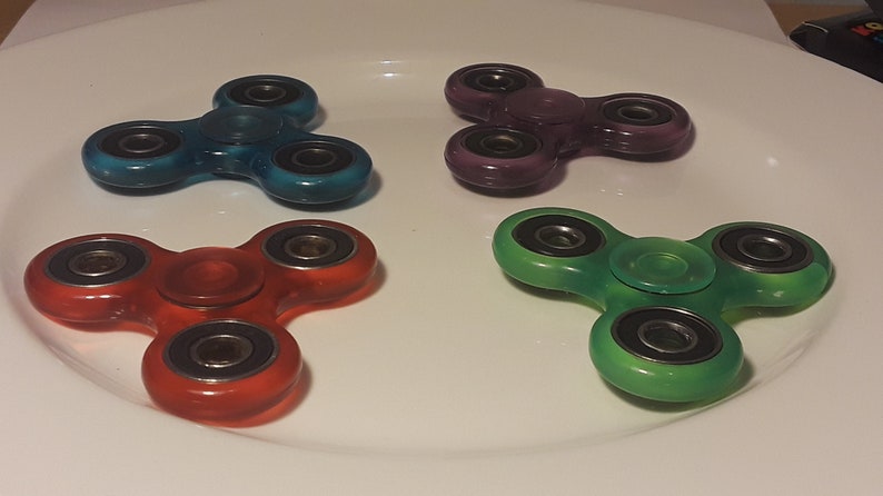 fidget spinners glow in the dark