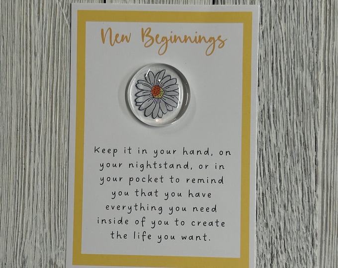 New Beginnings Daisy Glass Gem - Pocket Token, New Job, Graduation, Farewell, Good Luck, Divorce, Inspirational Gift for Her
