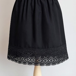 ブラック 冬用コットンスリップ - レースエッジまたは無地 - 丈 + ウエストをお選びください