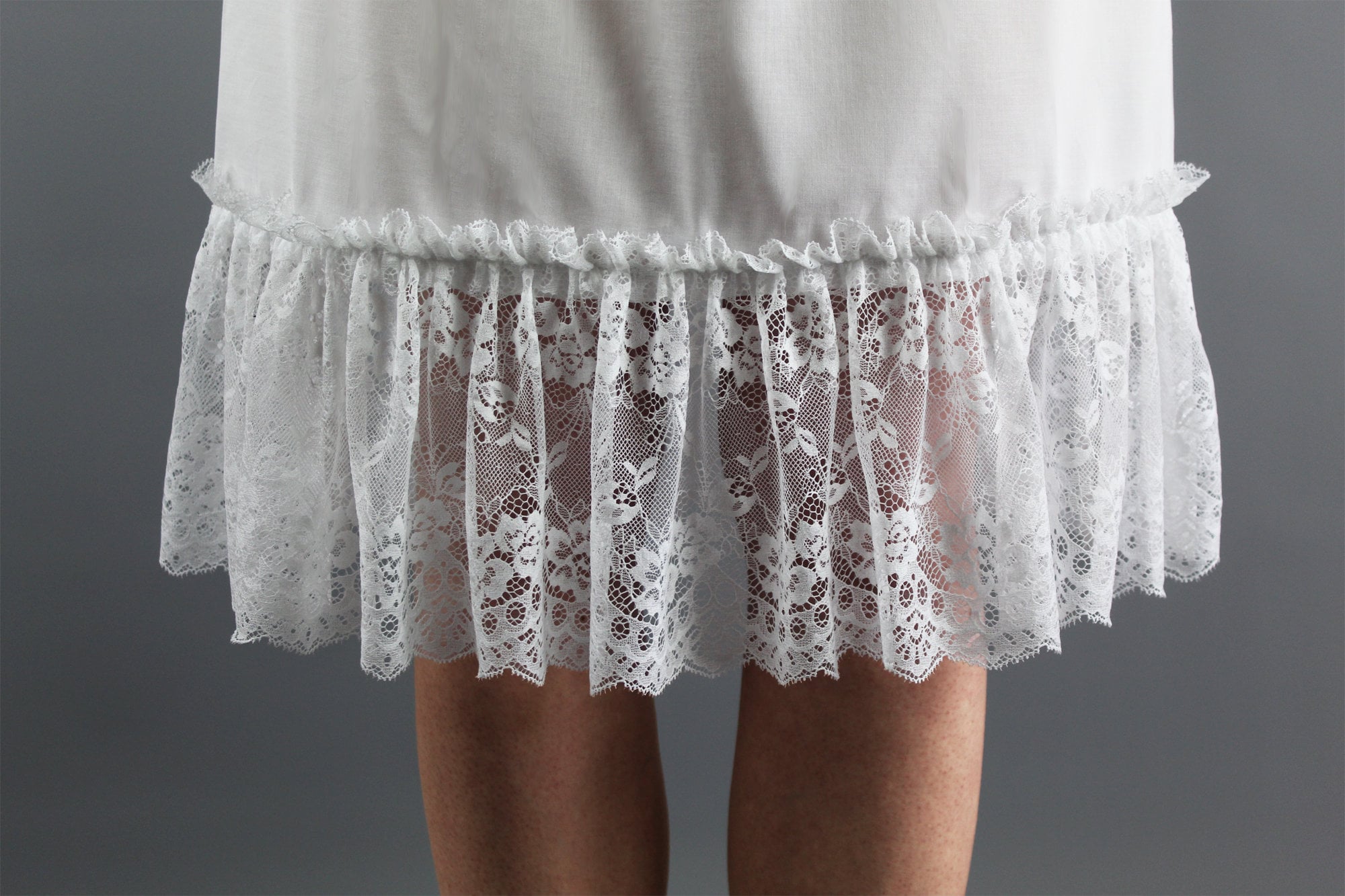 BEAUTELICATE Skirt Extender Half Slip with Lace Trim 100% Cotton Vinta