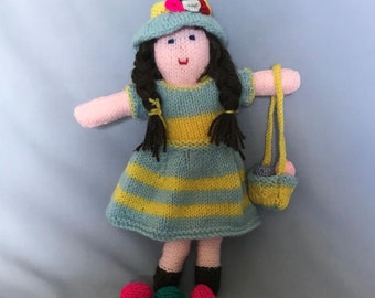 Knitting pattern, doll clothes pattern download (pdf 659kb), easter clothes for Ekokids, QUICK and EASY toy knitting pattern, family project