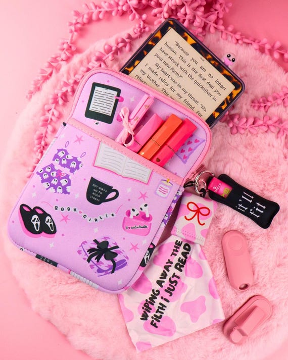 Cosy Alt Vibes E-reader and Book Sleeve