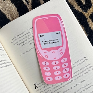 Livre Boyfriend Téléphone Signet Fantasy | Charbon | Romantisme | Livret | Trope livresque | Cadeau pour les amateurs de livres | Romance sombre | Cadeau pailleté TBR |