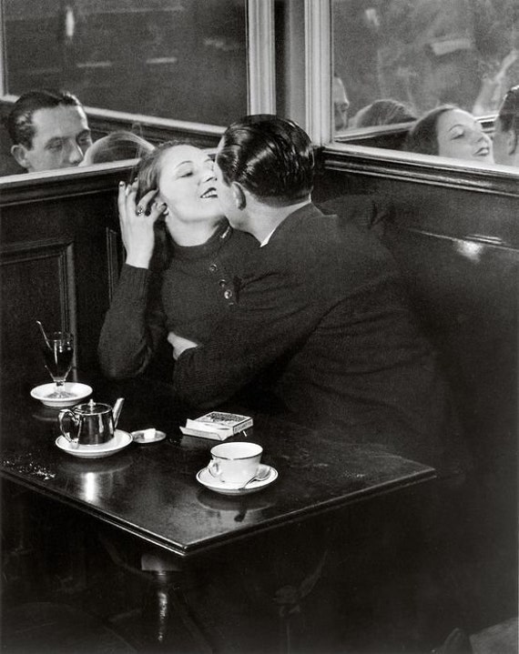 Brassai Couple D Amoureux Dans Un Petit Cafe Etsy Brassai Couple D Amoureux Dans Un Petit Cafe Etsy