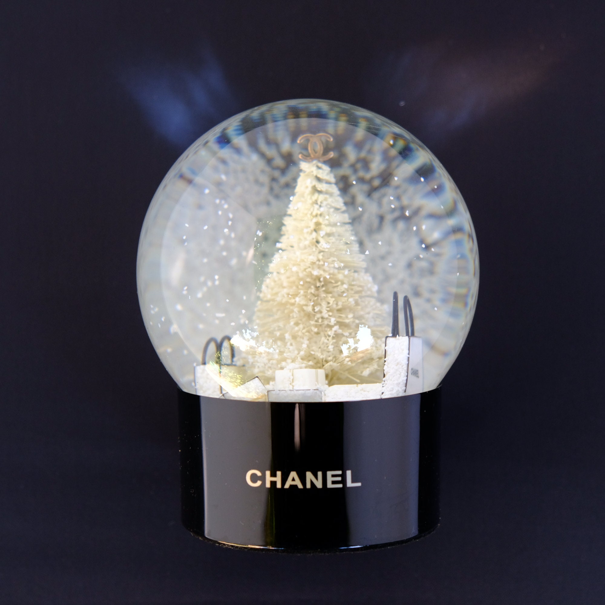 Chanel Nº5 Chanel Glass Globe Snowball Black Edition -  Israel