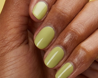 Light Avocado Green Vegan Nail Polish, Chartreuse Jade Creme Nails - Tumbleweed