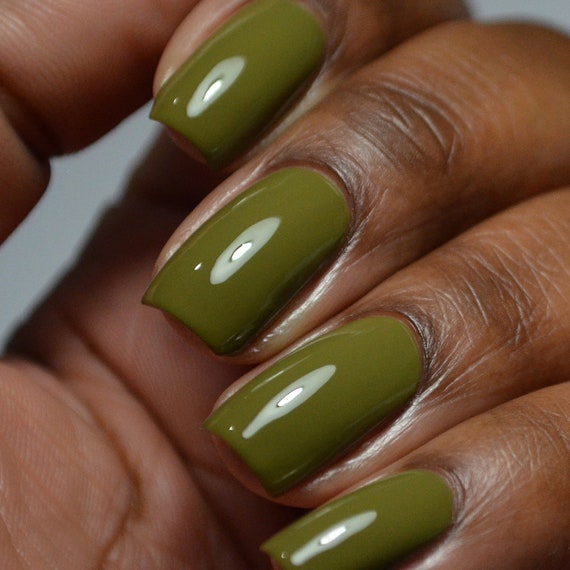 Olive green nails.. | Got A Style