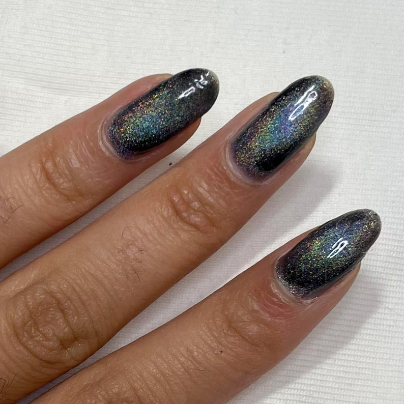 Black Holographic Magnetic Nail Polish Cirque Colors Black Swan image 3