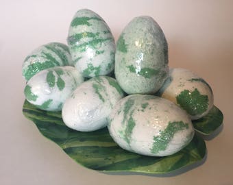 Dino Egg Surprise Bath Bomb