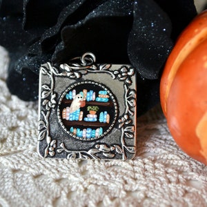 Reading Ghost Pendant image 5