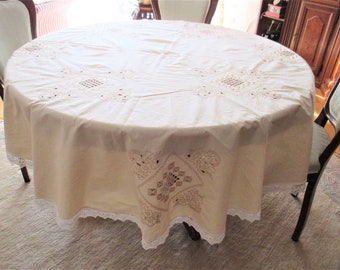 oval tablecloth, vintage tablecloth, beige lace tablecloth, crocheted lace border