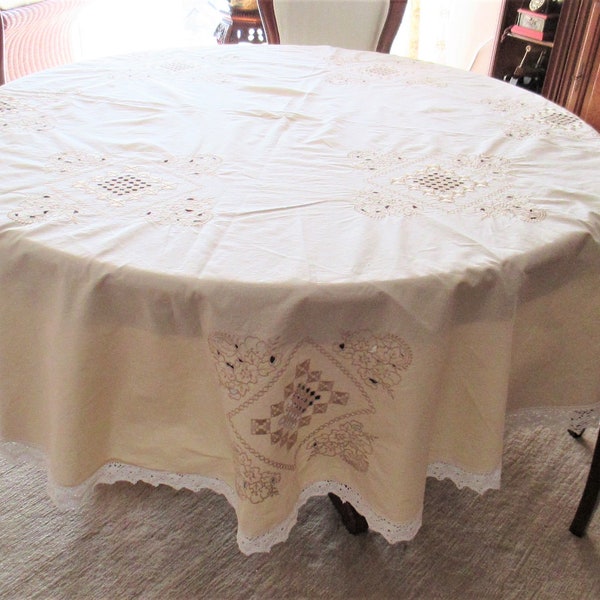 nappe ovale, nappe vintage, nappe dentelle beige, bordure dentelle au crochet