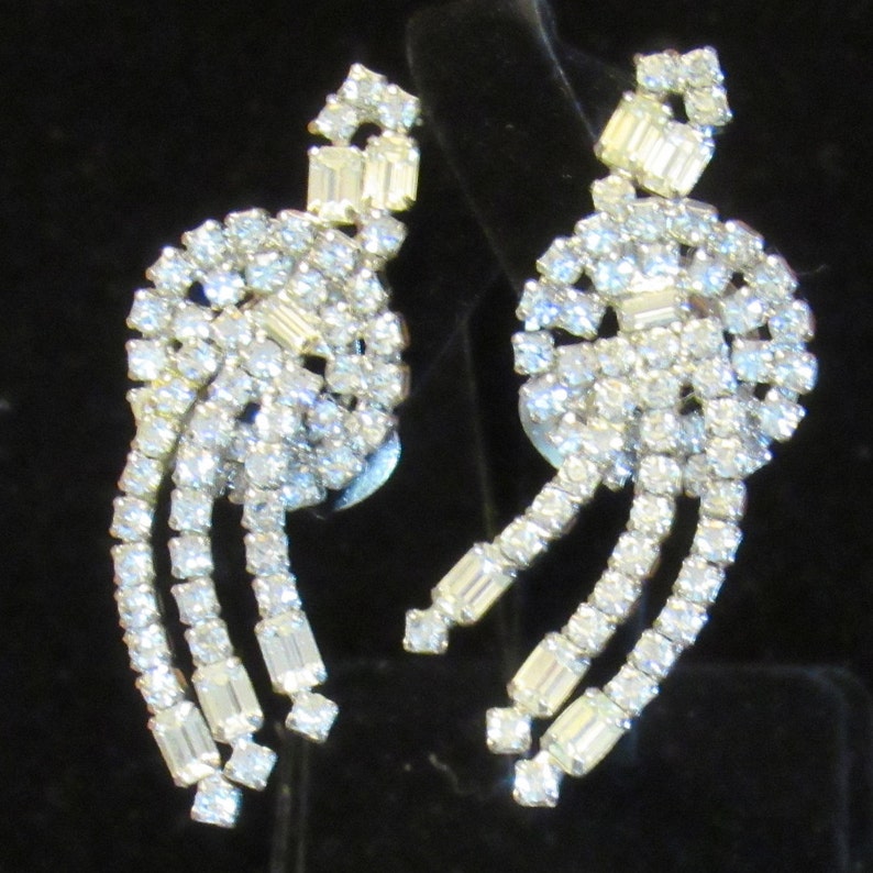 or Shoe Clips Vtg SET of BROOCH /& EARRINGS High End Baguette Round Rhinestones in Silvertone