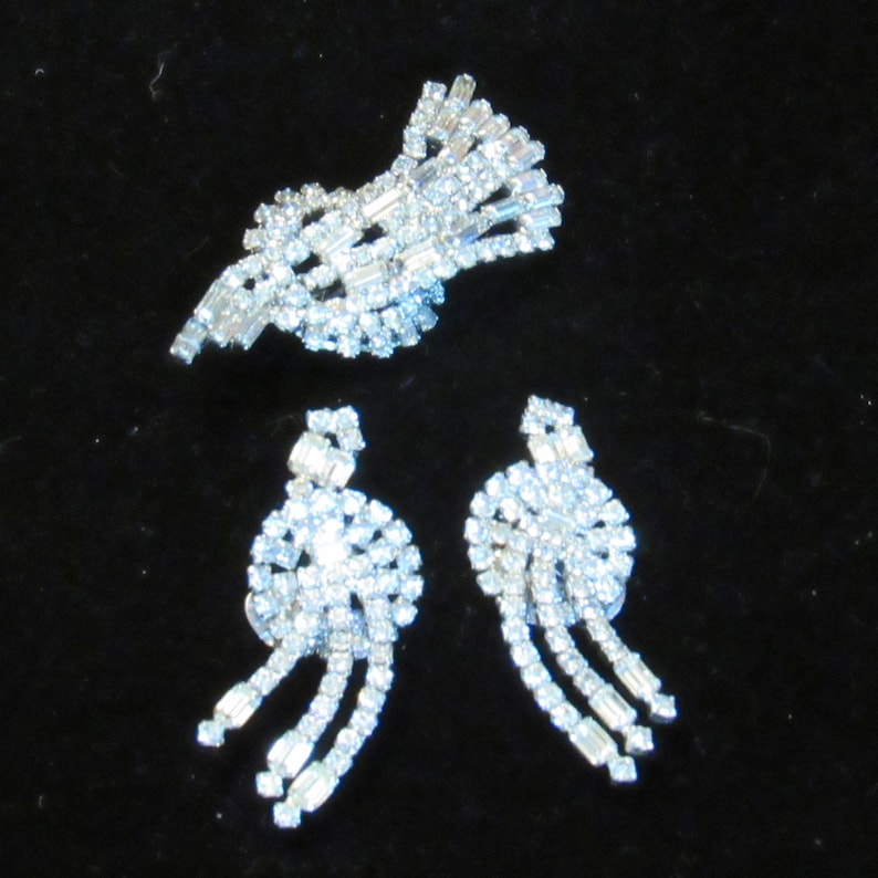 or Shoe Clips Vtg SET of BROOCH /& EARRINGS High End Baguette Round Rhinestones in Silvertone