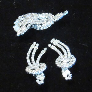 Vtg SET of BROOCH & EARRINGS or Shoe Clips High End Baguette Round Rhinestones in Silvertone image 8