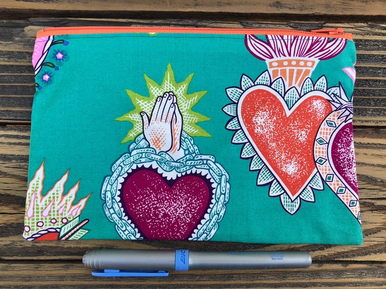 Toiletries bag Jewelry Pouch Backpack and Purse Organizer Corazon heart Zip Pouch Religious Symbol