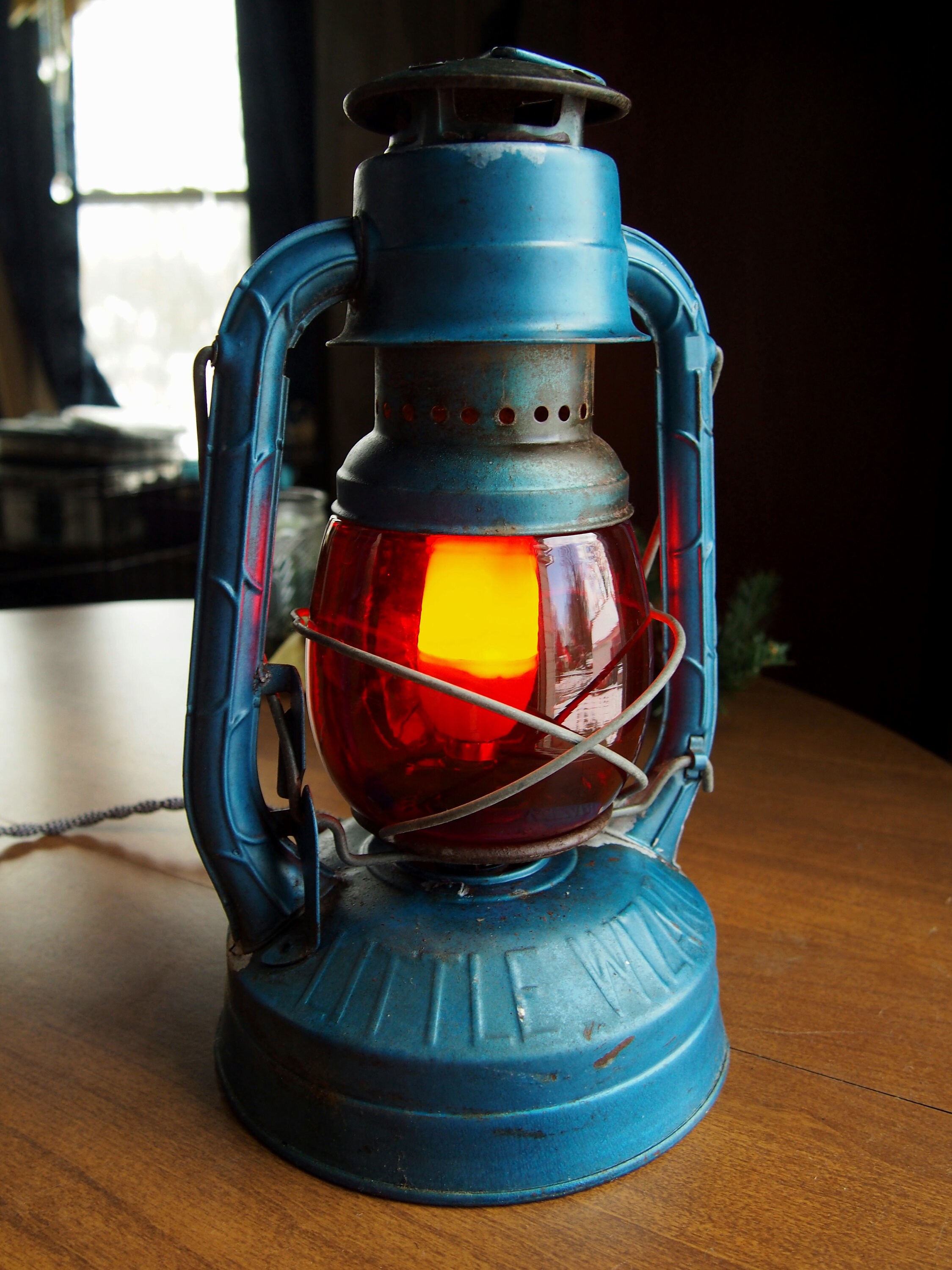 Little wizard 2024 lantern red
