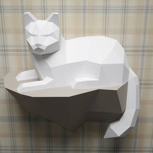 Papperspyssel Katt på en sten, Väggkonstruktion, 3D-papperspysselskulptur, Pappersmodell Katt, DIY-dekorationspresent, PDF-mönster, Djurtrofé, Pepakura bild 4