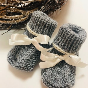 Knitted baby booties, Newborn baby gift, Girl&boy booties, Gray booties