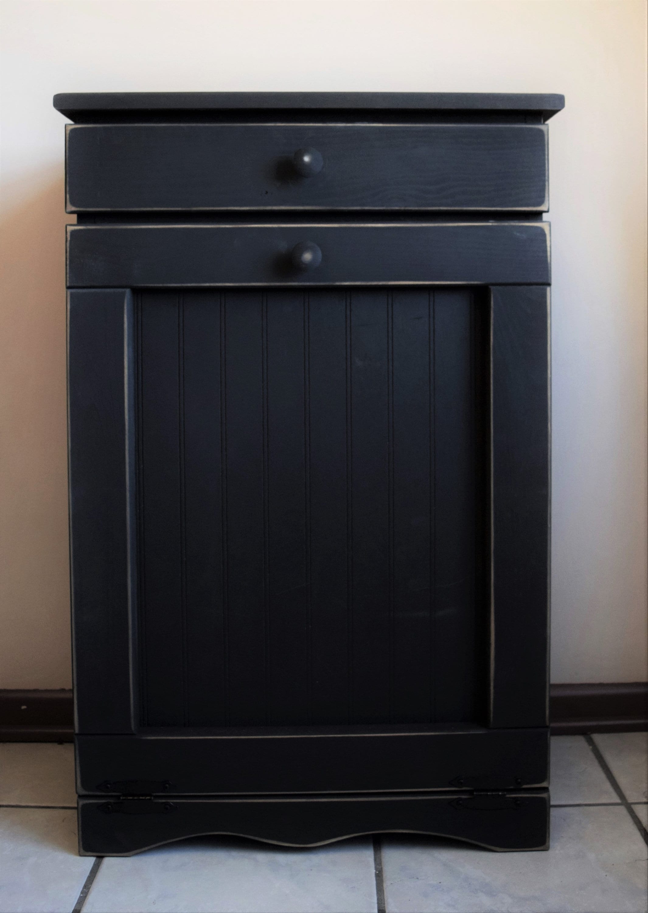 Bote de basura de madera Tilt Out Trash Bin Primitive Rustic | Etsy