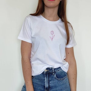 T-shirt With Stylized Tulip Embroidered by Hand in Organic - Etsy UK
