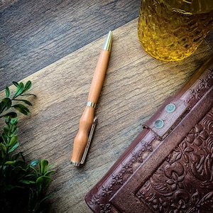 Kersen handgedraaide slimline pen | Hoogwaardig premium hout | Thuiskantoor cadeau
