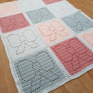 Schleifen-Decke mit Filetmuster