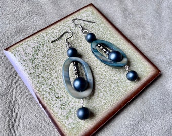 oval mother-of-pearl earrings “Tundra”